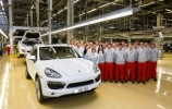 Porsche švenčia 100 000-ąjį Cayenne