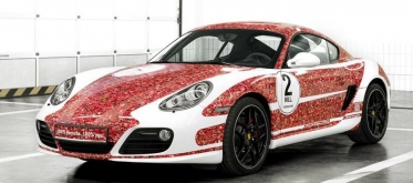 Porsche pristatė Cayman S su 2 milijonais Facebook draugų atvaizdais