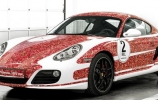 Porsche pristatė Cayman S su 2 milijonais Facebook draugų atvaizdais