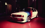 Klasikinėmis "karo" spalvomis pasipuošęs BMW E30