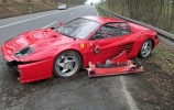 Kas privertė sudaužyti Ferrari F512 M?