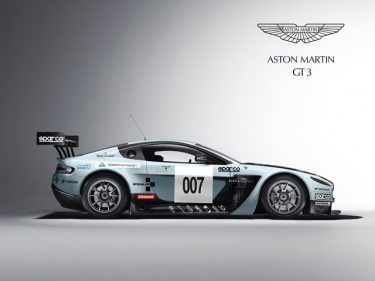 Aston Martin pulkas Nurburgring 24 valandų lenktynėse